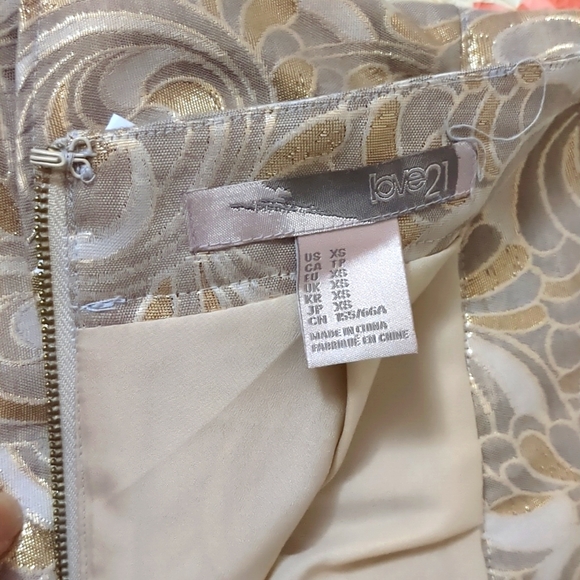 Forever 21. Mini skirt. XS. New with tag. - Picture 3 of 5